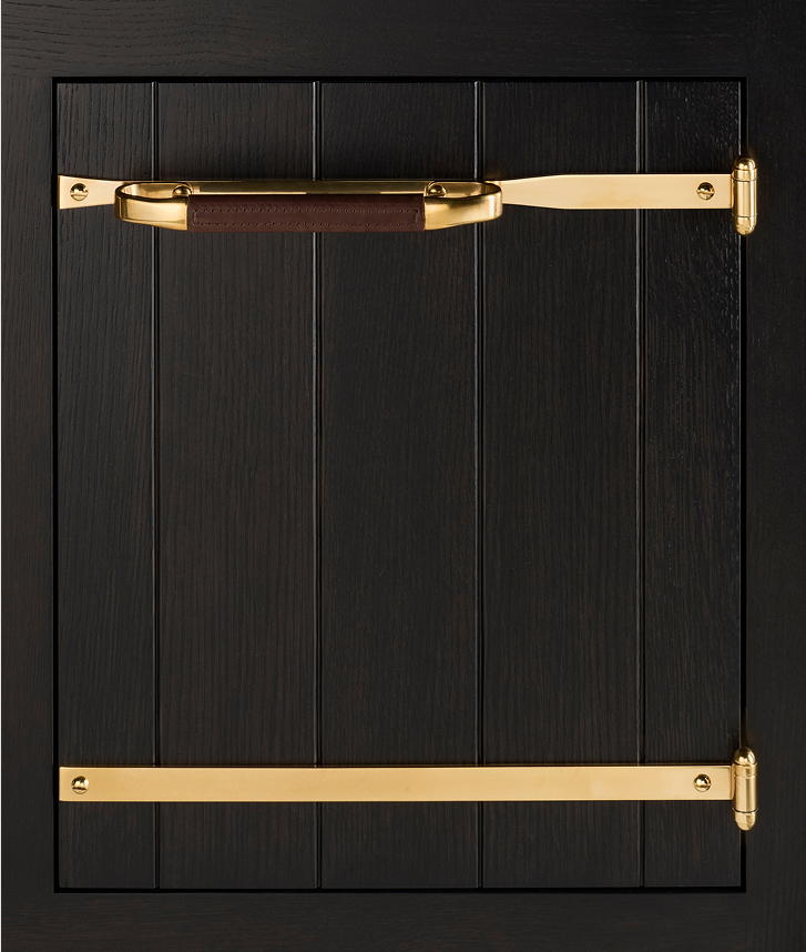 The Bridle Tack Loop pull is substantial in hand, wrapped in full grain English leather.