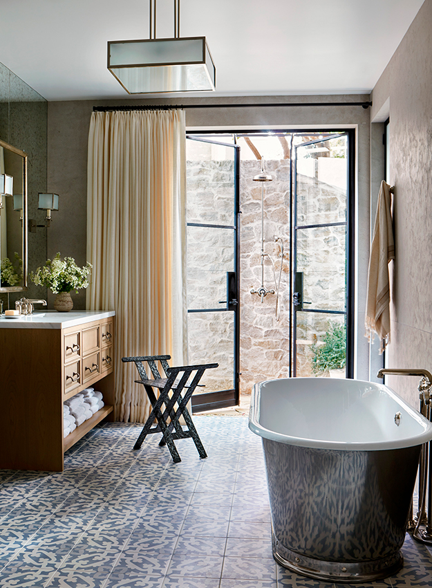 Two Bathtubs Showcase
