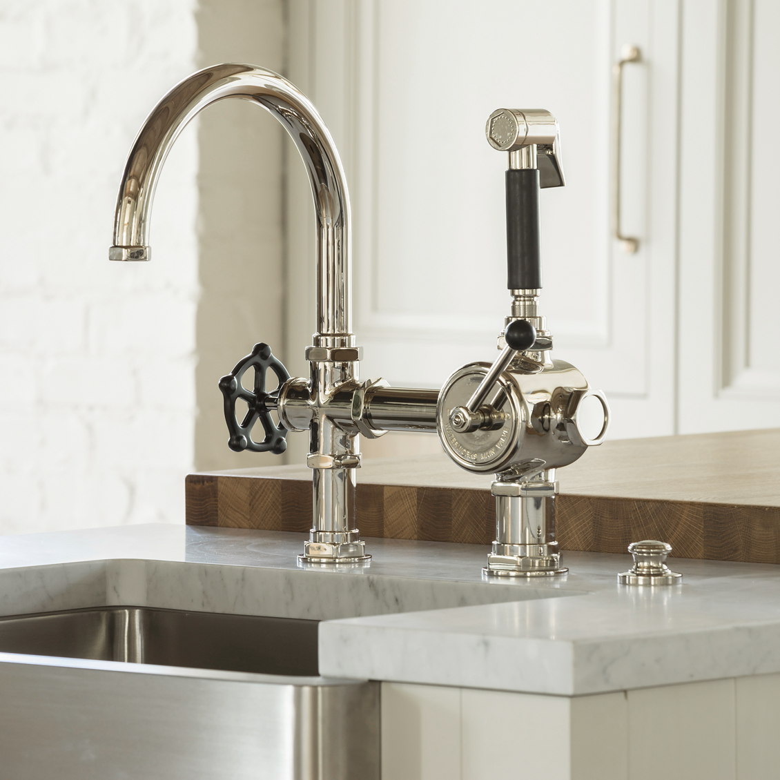 Discover Regulator Gooseneck Single Spout Kitchen Faucet, Black Wheel