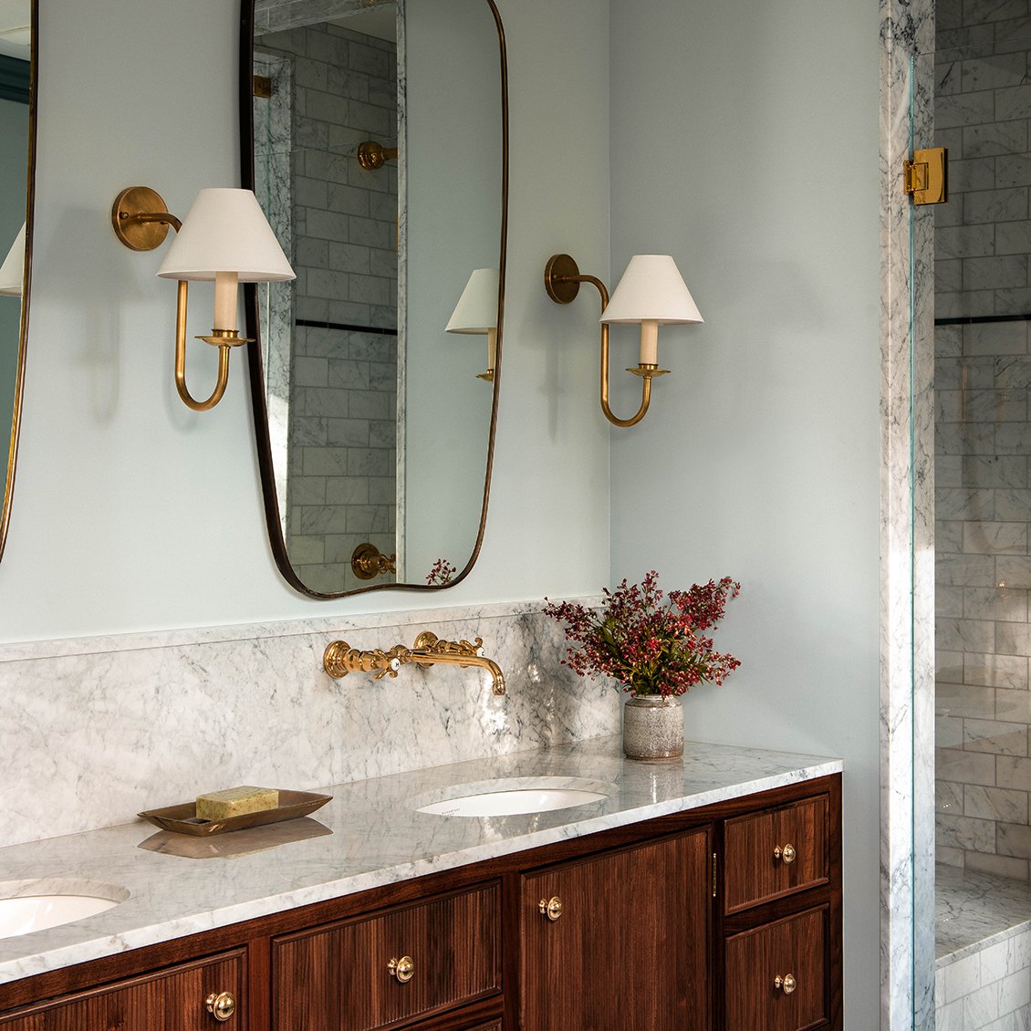 Discover Clara Undermount Oval Vitreous China Single Glazed Lavatory