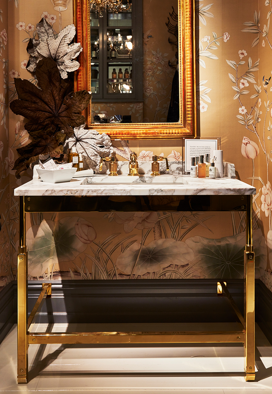 Powder Room, Gold Washstand, Large Brown Leaf Décor